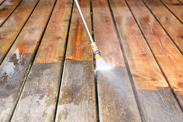 Why Choose Our Certified Pressure Washing Experts for Your Project Needs in Starke, FL?